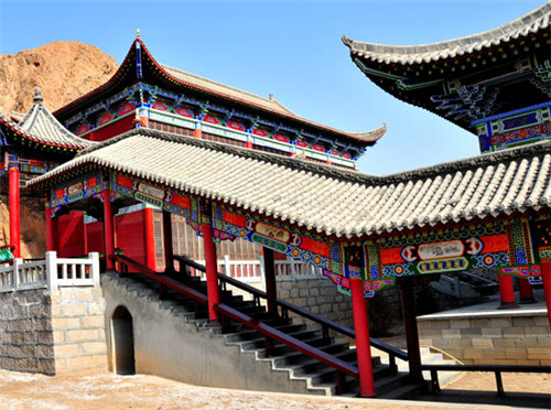 戈壁明珠圣荣寺.png