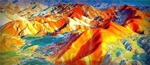 七彩丹霞美景_副本.jpg