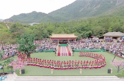 陇上九寨白马人民俗文化旅游节.jpg