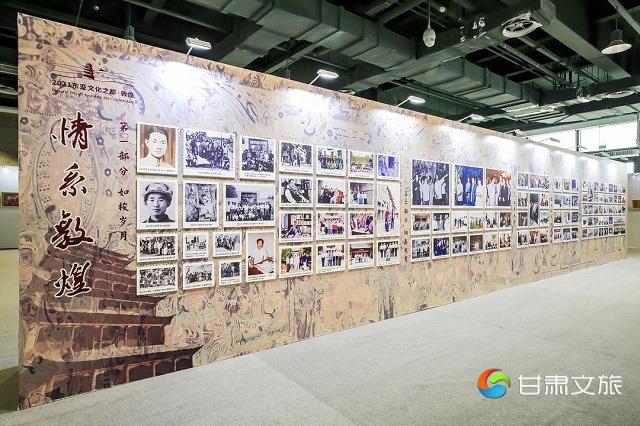 “情系敦煌”书画展图片资料.jpg